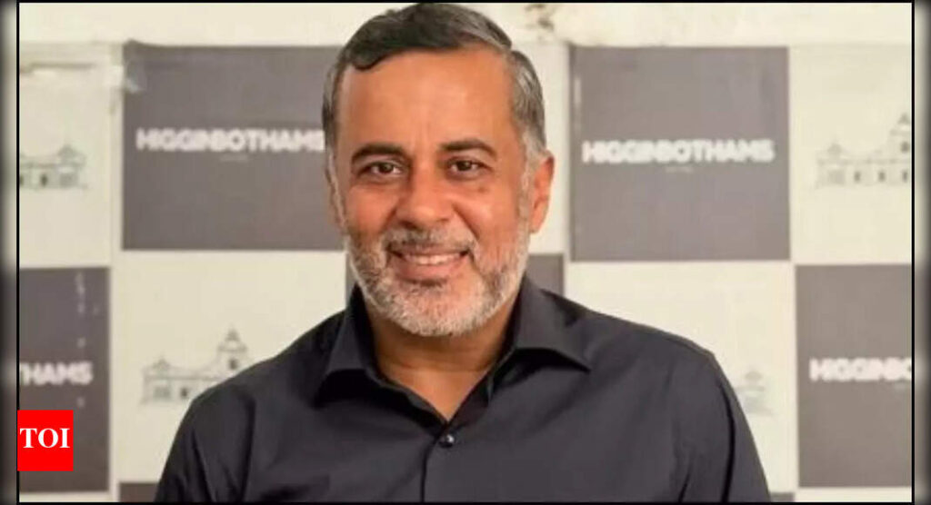 Chetan Bhagat reveals Bollywood actors suffer mental health issues due to fading fame, 'Can you imagine what a sick life that is?' |